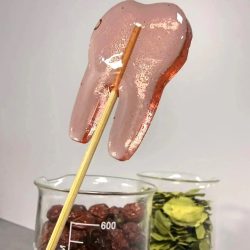 Кариес будут предотвращать леденцами и чаем: ученые КубГМУ Минздрава России разработали новые противокариозные средства